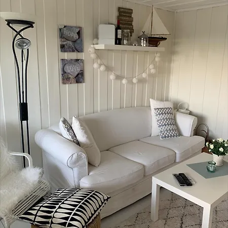 Vallestova By Norgesbooking - Cabin Close To The Sea