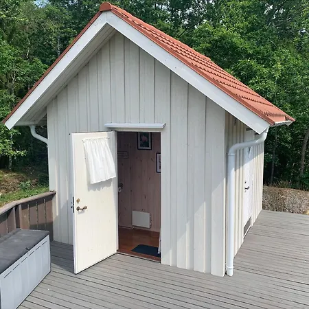 Vallestova By Norgesbooking - Cabin Close To The Sea
